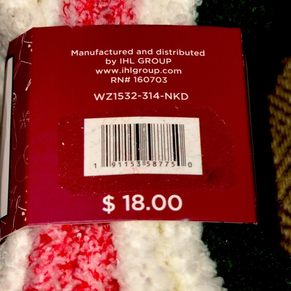 NWT Rae Dunn Cozy Crew Christmas Socks - Green, Red, White 4 pair WMN SS 9-11 - Picture 7 of 13